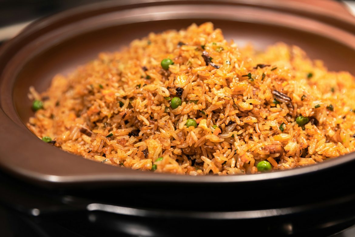 日式蛋包飯美味關鍵揭密：主角竟是炒紅飯？熟度掌握是關鍵！