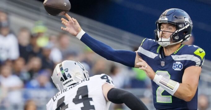 海鷹隊阻止了現場進球，以迫使皮特·卡羅爾（Pete Carroll）領導的襲擊者領帶