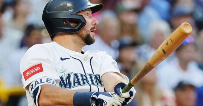 JulioRodríguezHomers de Los Marineros兩次，Cal Raleigh Clubs在維多利亞州的第44號俱樂部