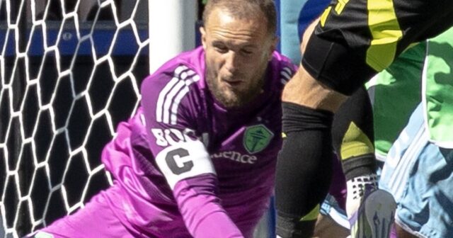 Stefan Frei De Sounders還沒有準備好離開它。 Stefan Frei De Sounders還沒有準備好離開它。