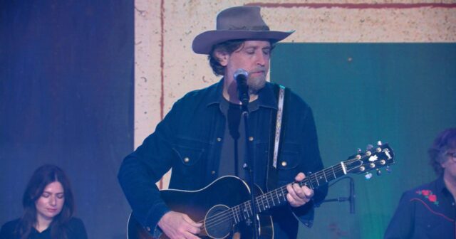 星期六會議：海斯·卡爾（Hayes Carll）“停留一段時間”