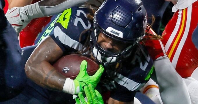 海鷹隊在NFL切割日停止名冊高達53 海鷹隊在NFL切割日停止名冊高達53