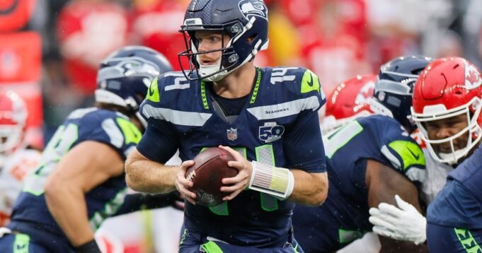 在海鷹隊列表的部分之後,進入NFL季后賽的方式似乎是現實的 在海鷹隊列表的部分之後,進入NFL季后賽的方式似乎是現實的