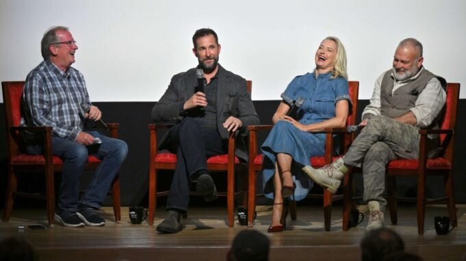 “ Pitt”，Noah Wyle和Katherine Lanas Emmy Panel：評論季節