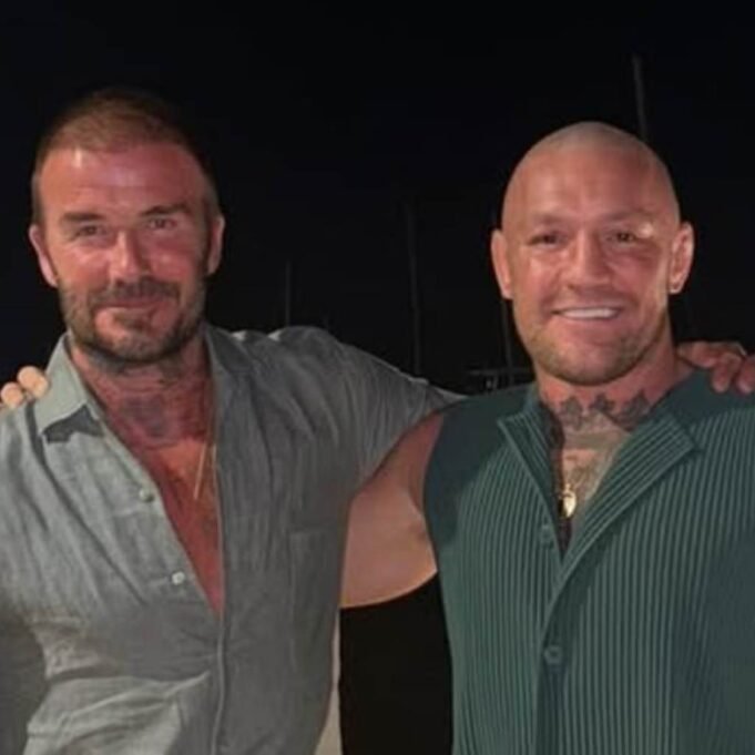 Conor McGigery代表“遊艇鄰居” David Beckham和Sons Romeo和Cruz作為UFC Star是足球傳奇的“家族” Conor McGigery代表“遊艇鄰居” David Beckham和Sons Romeo和Cruz作為UFC Star是足球傳奇的“家族”