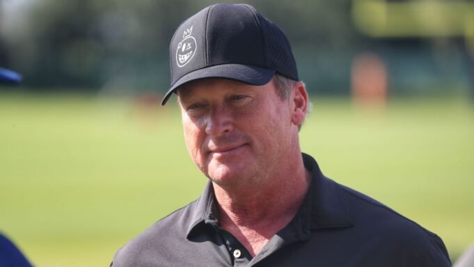 喬恩·格魯登(Jon Gruden)渴望在NFL E -Mail過程中發現“真相” 喬恩·格魯登(Jon Gruden)渴望在NFL E -Mail過程中發現“真相”