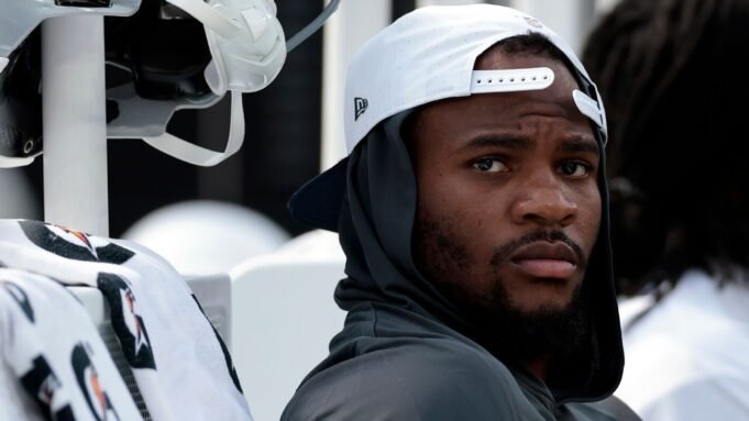 牛仔隊的傑里·瓊斯(Jerry Jones) – 米卡·帕森斯(Micah Parsons)無期 牛仔隊的傑里·瓊斯(Jerry Jones) – 米卡·帕森斯(Micah Parsons)無期