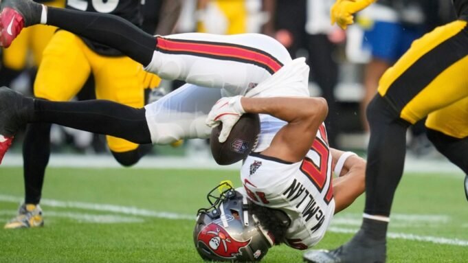 Bucs WR Jalen McMillan(脖子)錯過了痛苦秋天后的時間 Bucs WR Jalen McMillan(脖子)錯過了痛苦秋天后的時間