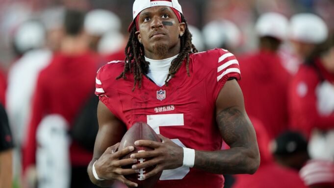 來自49人的Demarcus Robinson在凱爾·沙納漢（Kyle Shanahan）暫停了3場比賽