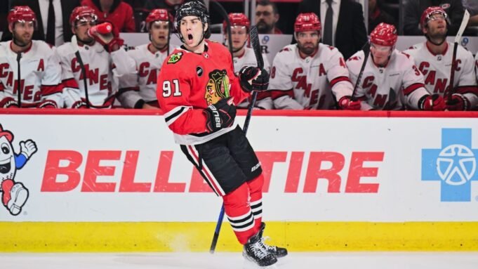 Blackhawks以7年的優惠為4613萬美元,同意弗蘭克·納扎爾(Frank Nazar) Blackhawks以7年的優惠為4613萬美元,同意弗蘭克·納扎爾(Frank Nazar)
