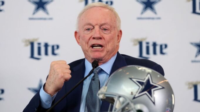 傑里·瓊斯(Jerry Jones):米卡·帕森斯(Micah Parsons)銷售有關改善牛仔的銷售 傑里·瓊斯(Jerry Jones):米卡·帕森斯(Micah Parsons)銷售有關改善牛仔的銷售