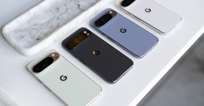 Google的新像素10手機如何在紙上互相比較