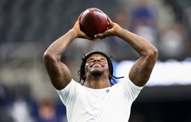 烏鴉QB拉馬爾·傑克遜（Lamar Jackson）週四坐在練習中