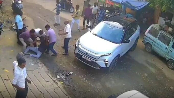 Tata Harrier EV CCTV剪輯夾在泰米爾納德邦(Tamil Nadu)聲稱“召喚”的死亡;公司互動 Tata Harrier EV CCTV剪輯夾在泰米爾納德邦(Tamil Nadu)聲稱“召喚”的死亡;公司互動