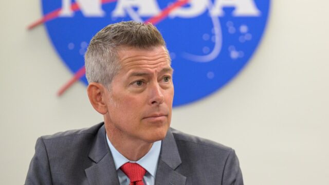 代理NASA NADDUFFY的系統管理員說，該機構將從氣候科學“搬出”，專注於對月球和火星的探索。