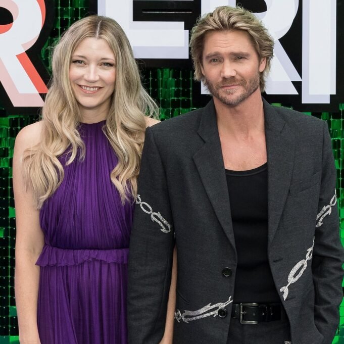 乍得·邁克爾·默里(Chad Michael Murray),莎拉·羅默(Sarah Romer)的稀有家庭照片 乍得·邁克爾·默里(Chad Michael Murray),莎拉·羅默(Sarah Romer)的稀有家庭照片