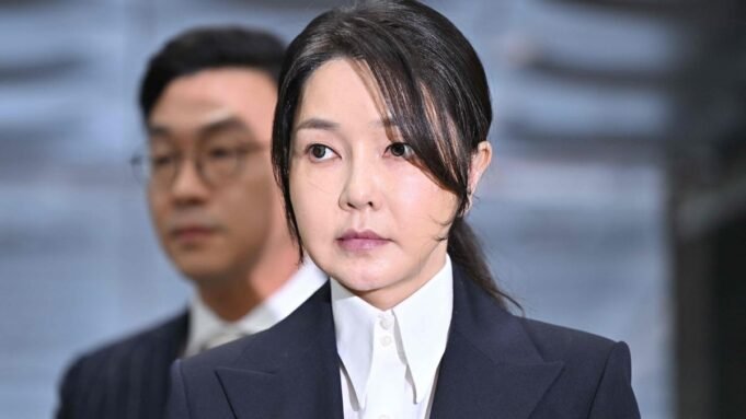 Uni前總統的妻子已在韓國被捕 Uni前總統的妻子已在韓國被捕