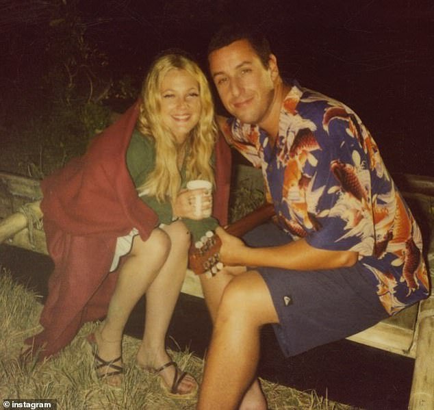 49年-YEAR -DREW BARRYMORE與20多年前的亞當·桑德勒（Adam Sandler）分享了罕見的下降