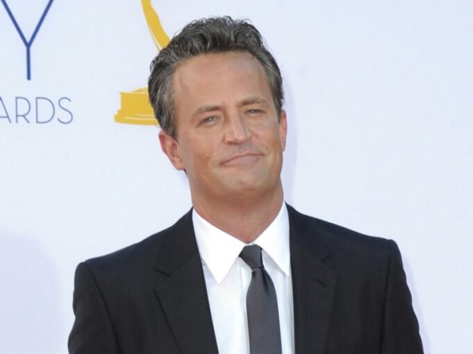 “氯胺酮皇后”被指控向馬修·佩里（Matthew Perry）出售致命劑量，後者同意承認有罪
