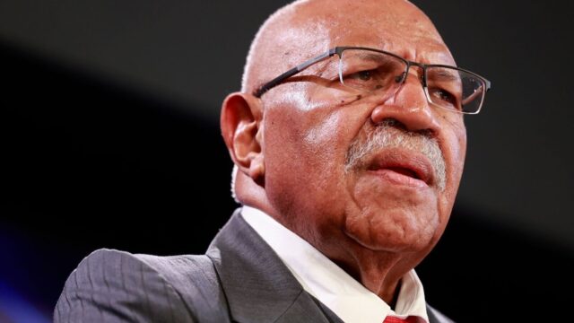 PM Modi在8月24日至26日訪問印度期間接待斐濟Sitiveeni Rabuka