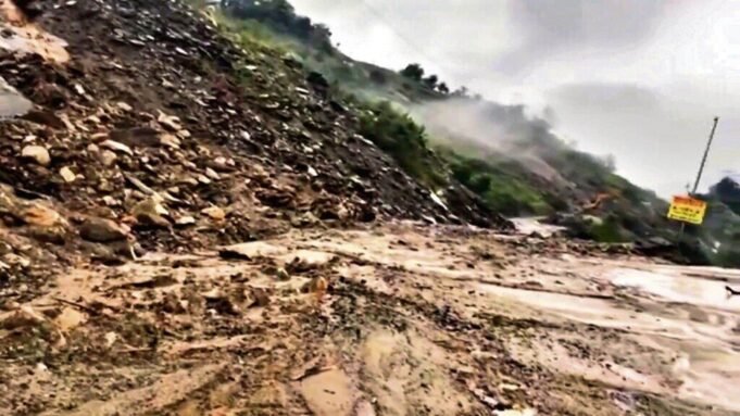 喜馬al爾雨：西姆拉的大雨； 316 Road，在國家高速公路上關閉，例如IMD，橙色警報到某些地區