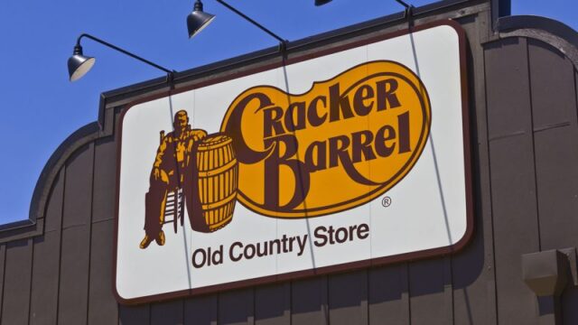 CrackerBarrelGettyImages-540833198-e1738860778698.jpg