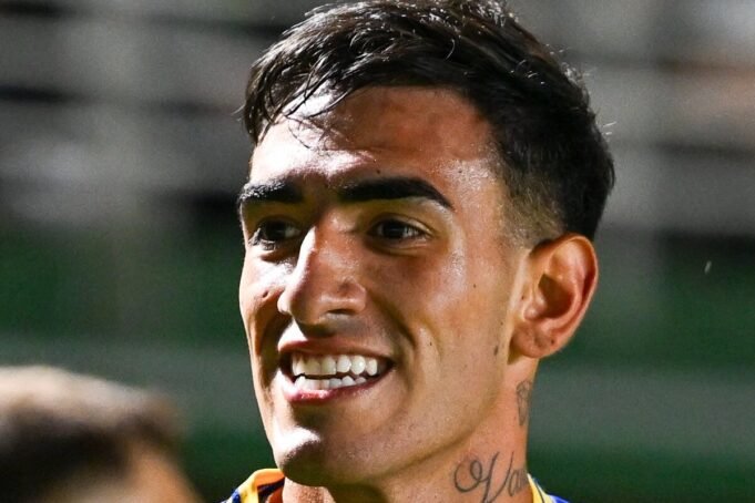 勞塔羅·迪·洛洛（Lautaro di Lollo），在博卡（Boca