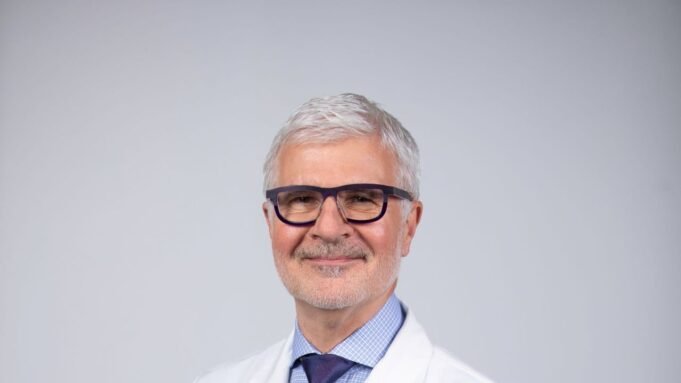 史蒂文·甘德(Steven Gundry)分享了他的名人客戶如何用發酵食品和橄欖油改變身體 史蒂文·甘德(Steven Gundry)分享了他的名人客戶如何用發酵食品和橄欖油改變身體