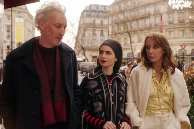 Emily_in_Paris_n_S4_E5_00_26_12_20R.jpg