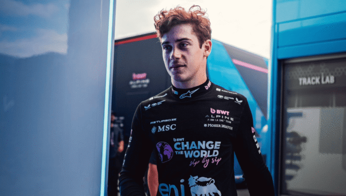 佛朗哥·庫拉平托(Franco Kulapinto)有機會見到塞巴斯蒂安·維特爾(Sebastian Vettel) 佛朗哥·庫拉平托(Franco Kulapinto)有機會見到塞巴斯蒂安·維特爾(Sebastian Vettel)
