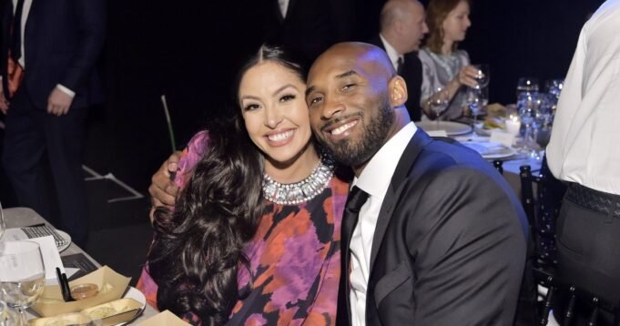 凡妮莎·布萊恩特（Vanessa Bryant）向科比（Kobe Bryant）致敬