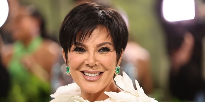 克里斯·詹納(Kris Jenner)在病毒面部電梯中打破了沉默 克里斯·詹納(Kris Jenner)在病毒面部電梯中打破了沉默