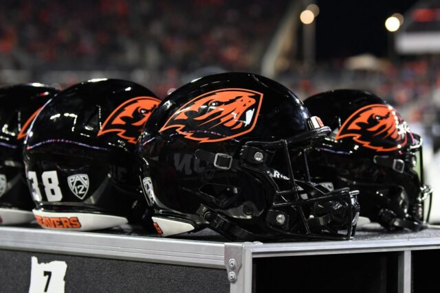 Pac-12將繼續在波特蘭的CW繼續以擴展足球交易,籃球 Pac-12將繼續在波特蘭的CW繼續以擴展足球交易,籃球