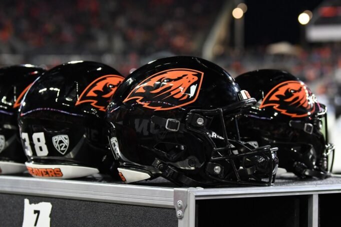 Pac-12將繼續在波特蘭的CW繼續以擴展足球交易,籃球 Pac-12將繼續在波特蘭的CW繼續以擴展足球交易,籃球