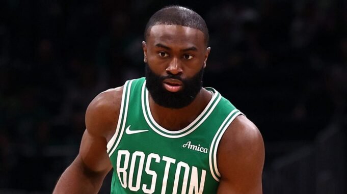 杰倫·布朗(Jaylen Brown)的父親馬爾塞爾斯(Marselles)因謀殺案而被捕 杰倫·布朗(Jaylen Brown)的父親馬爾塞爾斯(Marselles)因謀殺案而被捕