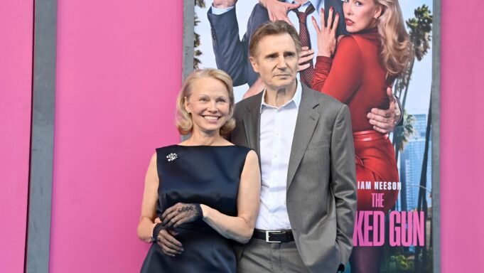 帕梅拉·安德森(Pamela Anderson)和利亞姆·尼森(Liam Neeson)關係更新(報告) 帕梅拉·安德森(Pamela Anderson)和利亞姆·尼森(Liam Neeson)關係更新(報告)