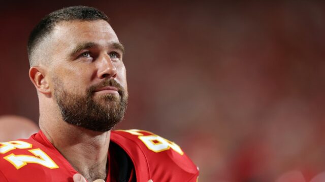 泰勒·斯威夫特（Taylor Swift）參與後，特拉維斯·凱爾斯（Travis Kelce）分享了美國鷹廣告