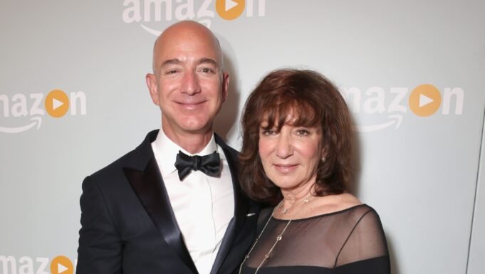 誰是傑基·貝佐斯(Jackie Bezos)?關於已故母親傑夫·貝佐斯(Jeff Bezos) – 好萊塢生活,您應該知道的一切 誰是傑基·貝佐斯(Jackie Bezos)?關於已故母親傑夫·貝佐斯(Jeff Bezos) – 好萊塢生活,您應該知道的一切