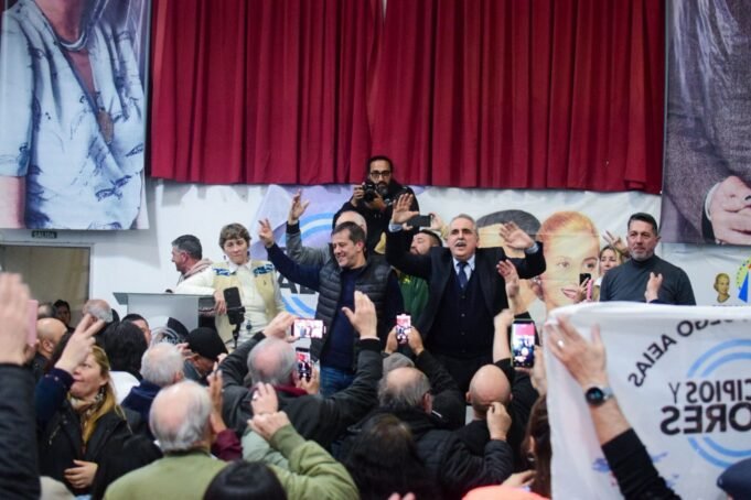 Mariano Recald和Jeermo Moreno在政治城市開幕了Patria的競選活動 Mariano Recald和Jeermo Moreno在政治城市開幕了Patria的競選活動