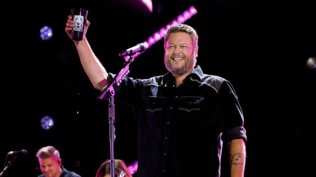 布萊克·謝爾頓（Blake Shelton）將維加斯在凱撒宮的住所延長到2026年1月