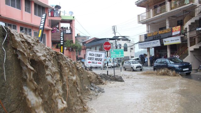 IMD向Pamo和Kashmir發出了紅色警報,在不斷降雨的情況下,喜馬al爾,河流腫脹;德里支架多雨 IMD向Pamo和Kashmir發出了紅色警報,在不斷降雨的情況下,喜馬al爾,河流腫脹;德里支架多雨