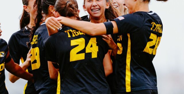 Mizzou Soccer在比賽的最後幾分鐘開始了噴氣機，以確保擊敗密蘇里州