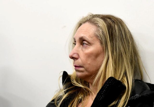 眾議院眾議院通過藥物發明了所謂的總統，並問了卡雷娜·麥莉（Kareena Miley）的政治圖畫