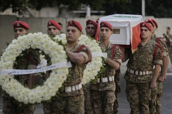 黎巴嫩武器押金的爆炸炸死了6名陸軍專家，傷害了其他幾項