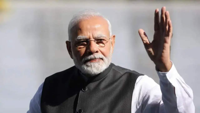 總理納倫德拉·莫迪(Narendra Modi)在為期兩天的檢查中到達日本 總理納倫德拉·莫迪(Narendra Modi)在為期兩天的檢查中到達日本