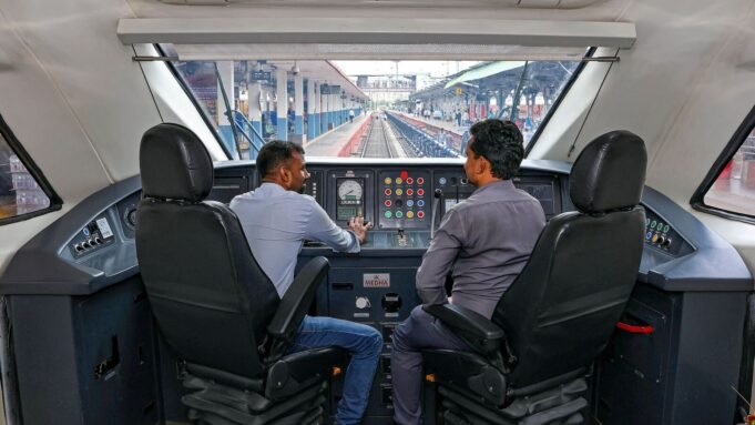 鐵路升級Vande Bharat火車；更多教練以7種滿足需求不斷增長的方式