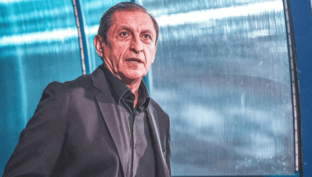 拉蒙·迪亞茲（Ramon Diaz）和他的兒子在奧林匹亞的意外辭職
