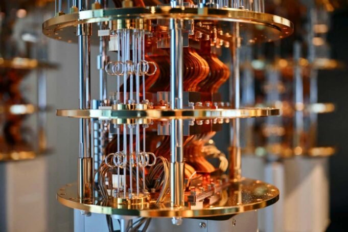 量子粉碎的超級coms已經開始進行化學 量子粉碎的超級coms已經開始進行化學