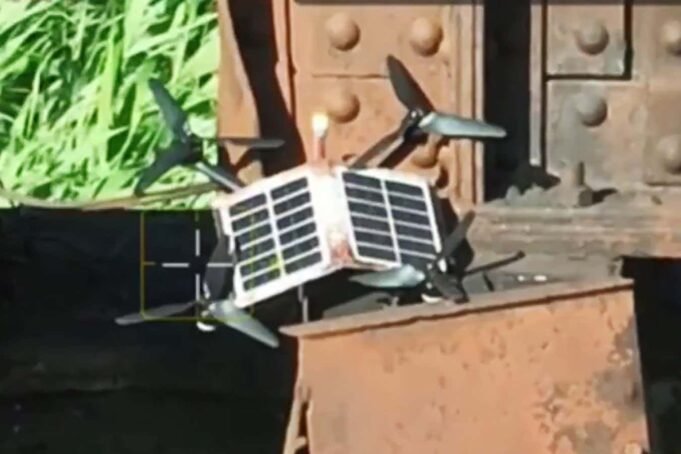 突然使用太陽能工作的無人機可以等待諸如陸地礦山之類的目標 突然使用太陽能工作的無人機可以等待諸如陸地礦山之類的目標