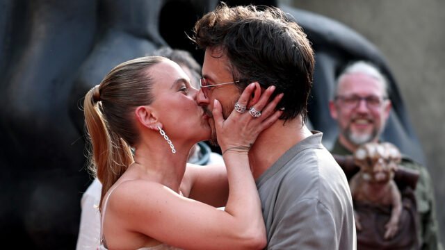 Scarlett-Johansson-Jonathan-Bailey-Share-Steamy-Photo-After-Viral-Kiss.jpg